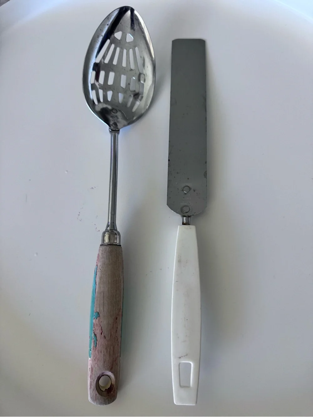 Eco Kitchen Slotted Spoon and icing Set - White & Natural Wood